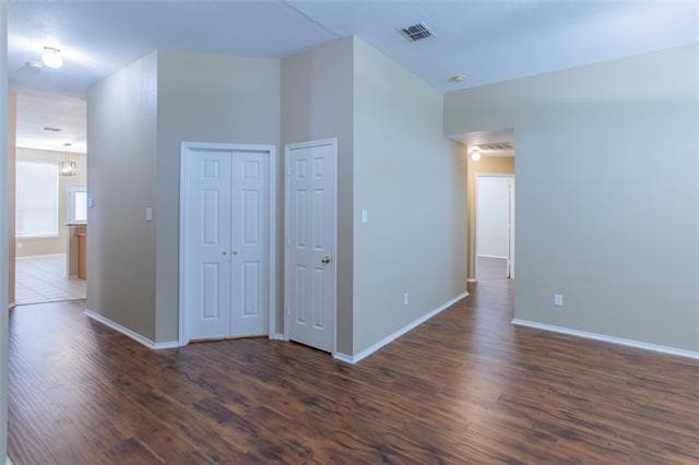 Building Photo - 6100 Pine Ridge Blvd