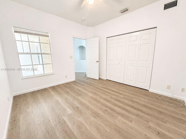 Building Photo - 12572 Shoreline Dr