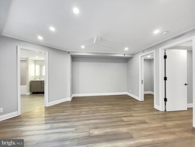 Building Photo - 4801 Hampden Ln