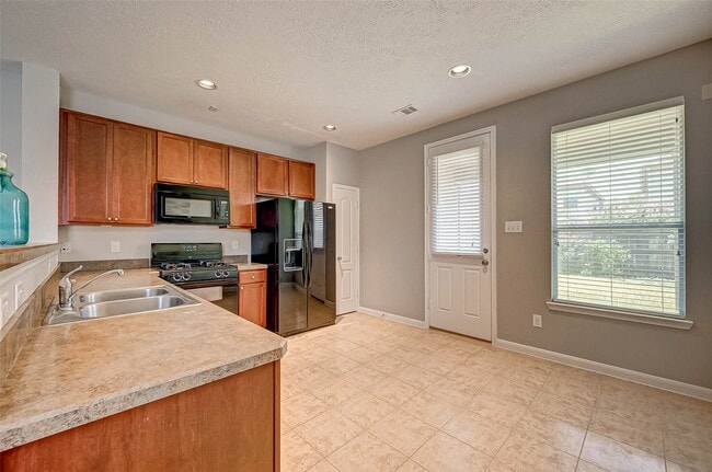 Building Photo - 26123 Parkman Grove Dr