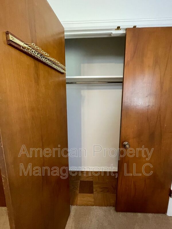 Building Photo - 5102 E 33rd St