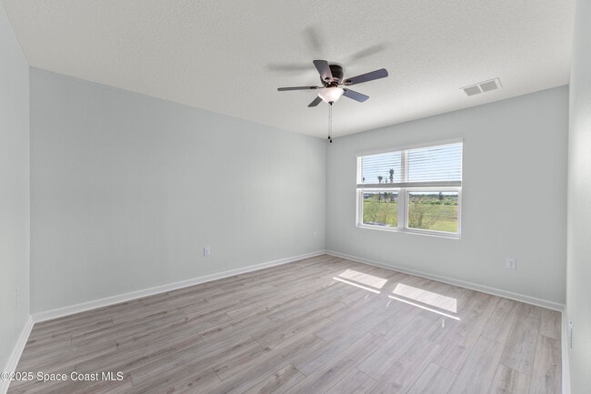 Building Photo - 1015 Dugan CIR SE
