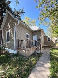 Building Photo - 2434 W