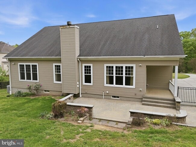 Building Photo - 42240 Hiddenwood Ln