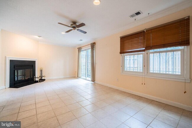 Building Photo - 3548 S George Mason Dr