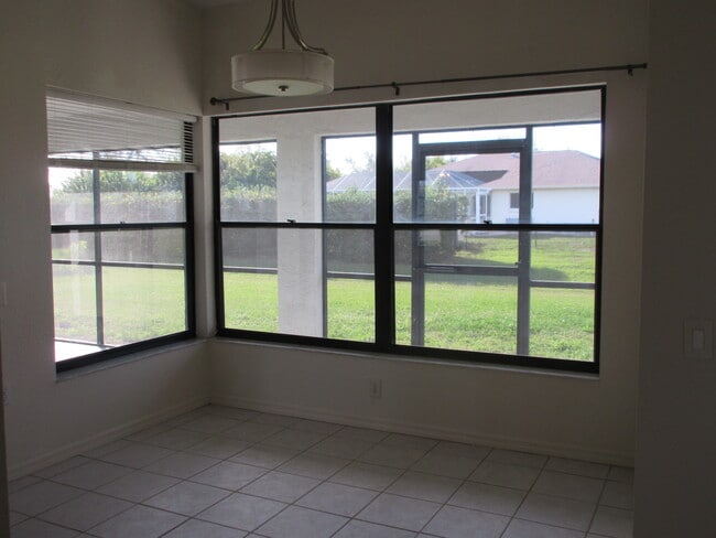 Building Photo - 463 Gallegos St