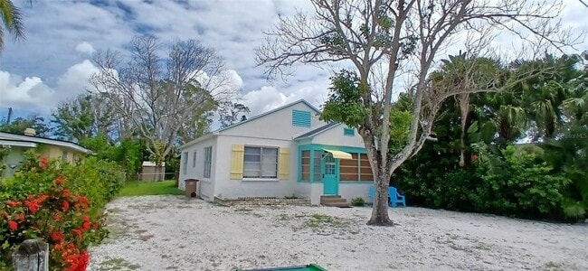 Primary Photo - 1209 Bay Palm Blvd