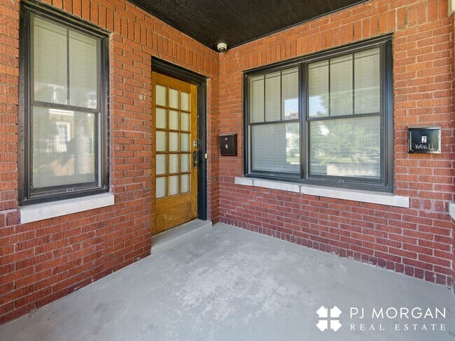 Building Photo - 3603 Davenport St