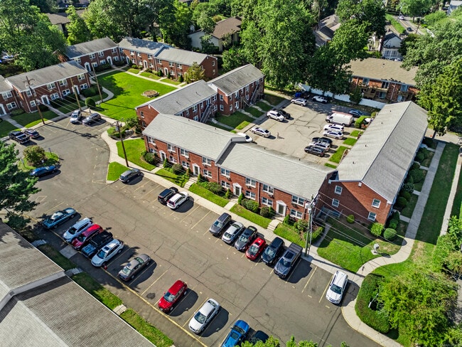 Building Photo - 321 Hamilton Ct