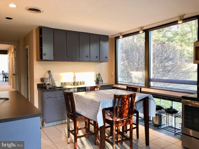 Building Photo - 20 Battlebrook Ln