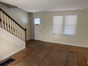 Building Photo - 825 Saint Joseph St