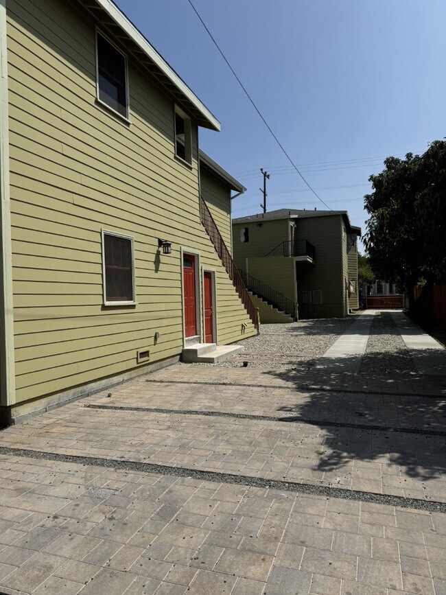 Building Photo - Brand New 2BR/1BA with Downtown LA Views i...
