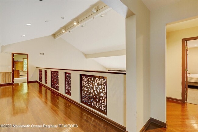 Building Photo - 84 Wickapecko Dr