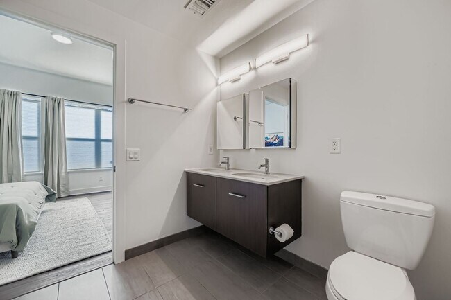 Building Photo - Turnkey 2 BDR Condo in the Heart of Boulder