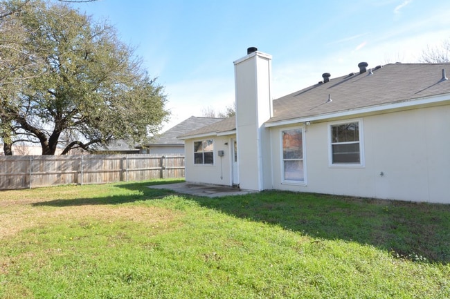 Building Photo - 2712 Greenbriar Ct