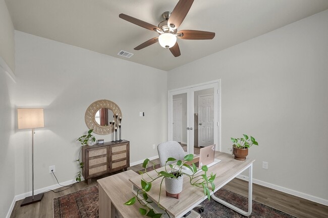 Building Photo - 679 Red Elm Ln