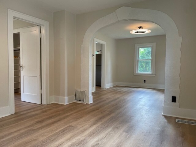 Building Photo - 815 South Ave