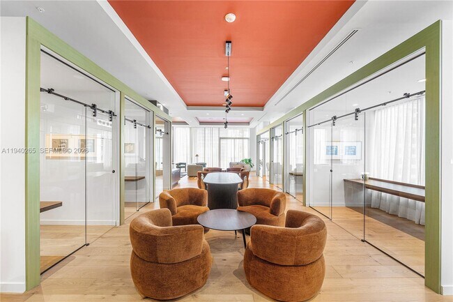 Building Photo - 11 NE 6th St