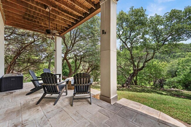 Building Photo - 2801 Manitou Dr
