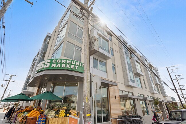 Building Photo - 3701 Noriega St