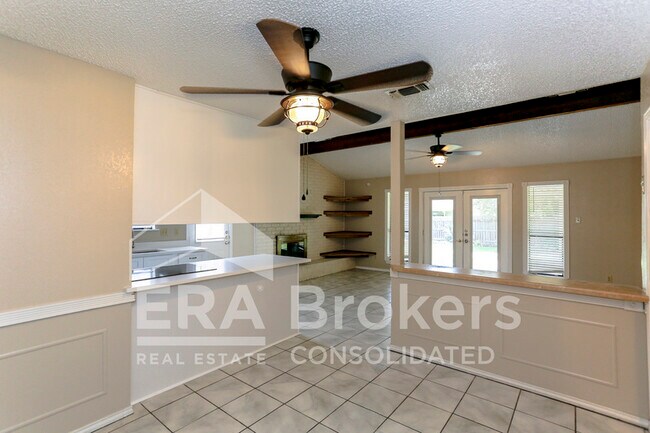 Building Photo - 1712 Sherman Dr