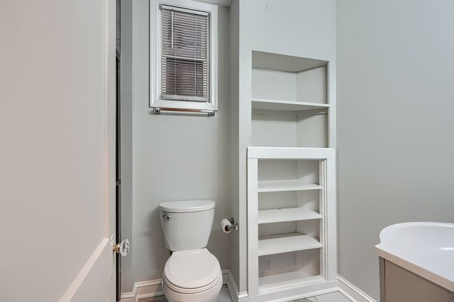 Building Photo - 2417 Maryland Ave