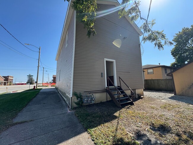 Building Photo - 80 Williams