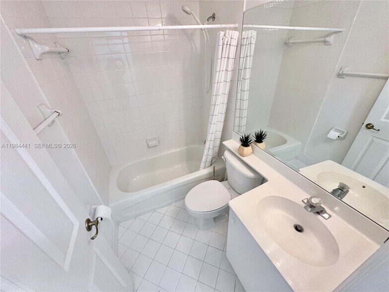 Building Photo - 11522 NW 69th Ter