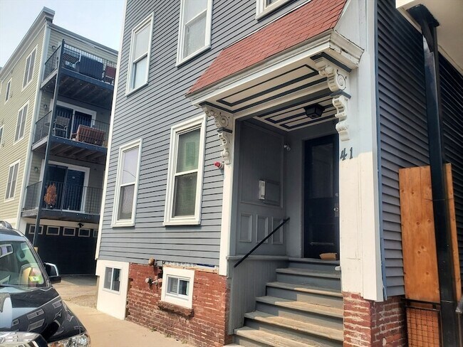 Building Photo - 41 Washburn St