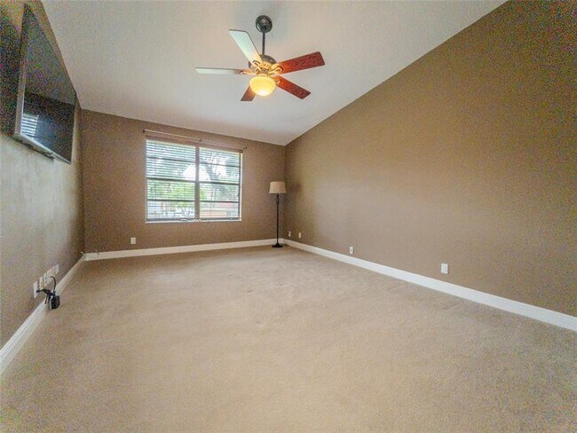 Building Photo - 9113 Vineyard Lake Dr