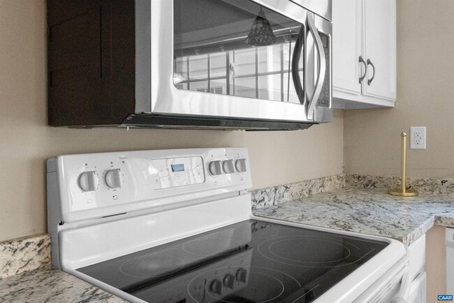 Building Photo - 118 Woodlake Dr