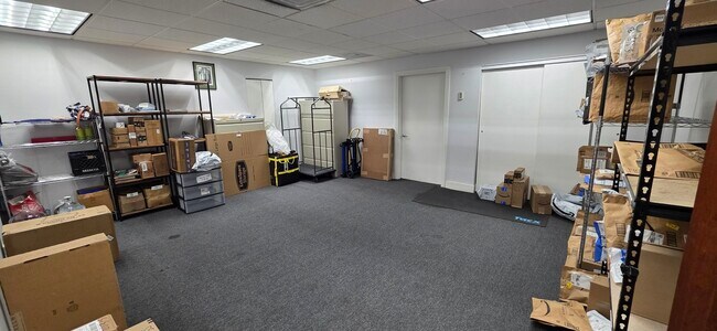 Building Photo - 1221 N Dearborn Pkwy