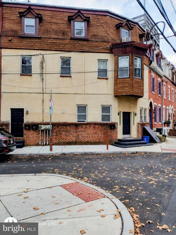 Building Photo - 2437 Grays Ferry Ave