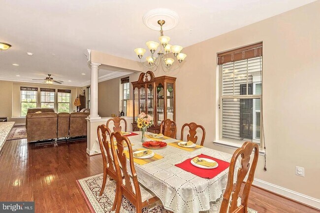 Building Photo - 11882 Country Squire Way