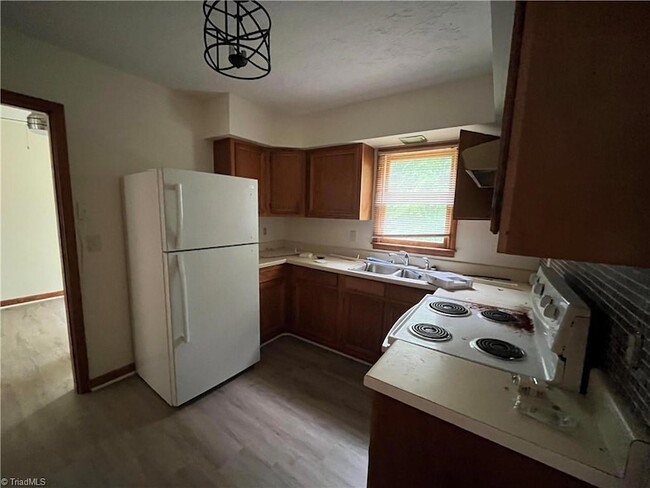 Building Photo - 417 Buena Vista Dr
