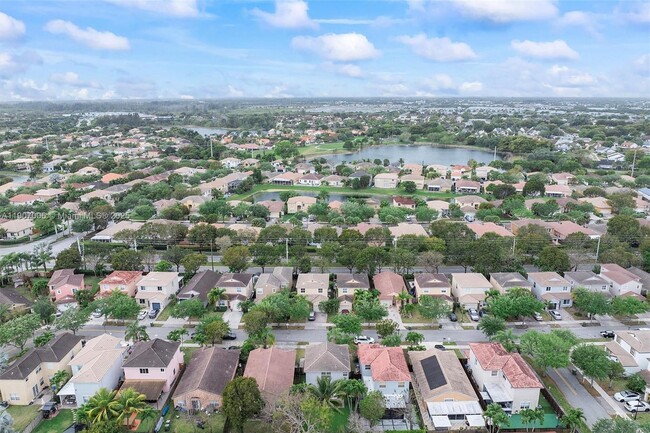 Building Photo - 1431 SE 18th Terrace