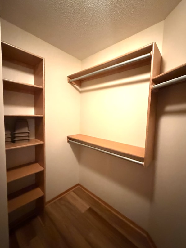 Building Photo - 1417 Cedar Tree