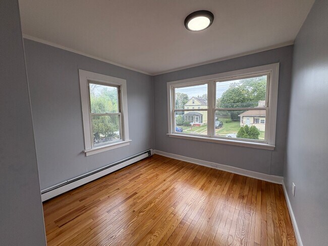 Building Photo - 119 7th Ave