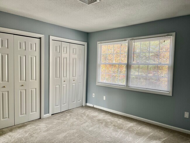 Building Photo - 808 Fieldstone Ct