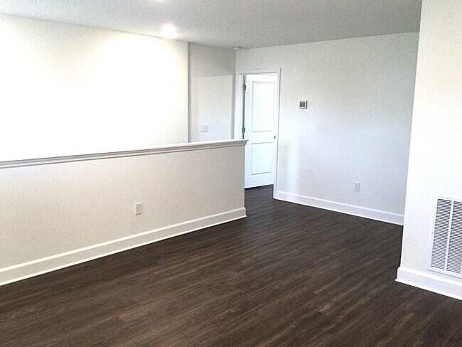 Building Photo - 1016 Walden Pond Dr