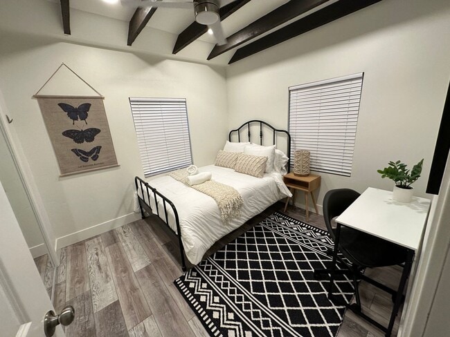 Building Photo - 1402 Clara Ln