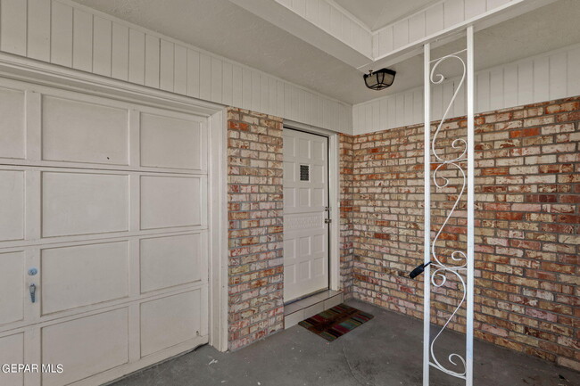 Building Photo - 6923 Alto Rey Ave