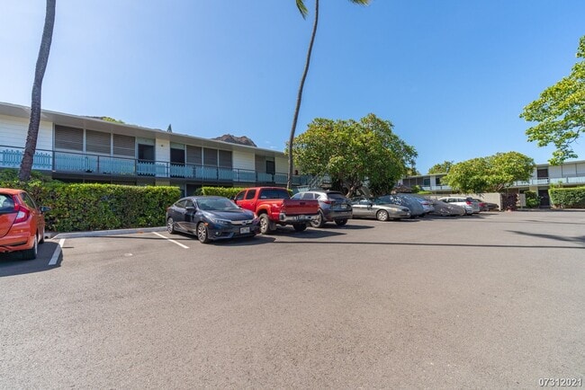 Building Photo - RECENTLY RENOVATED GROUND FLOOR PUALEI CIR...