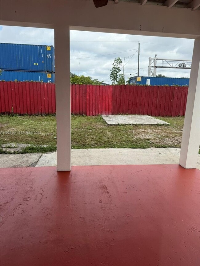 Building Photo - 791 E 21st St