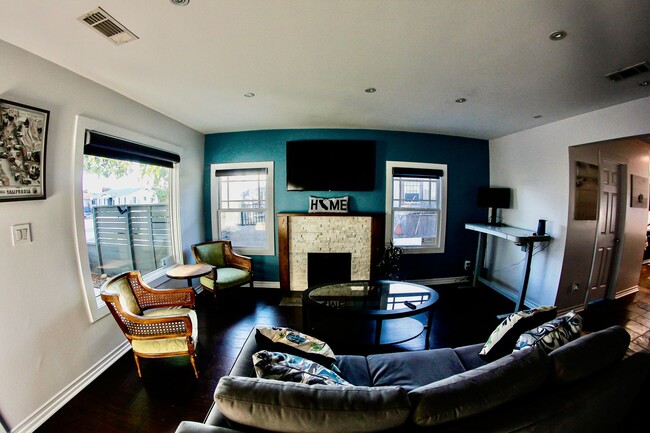 Building Photo - Charming 3 bedroom 2 bathroom in City Heights