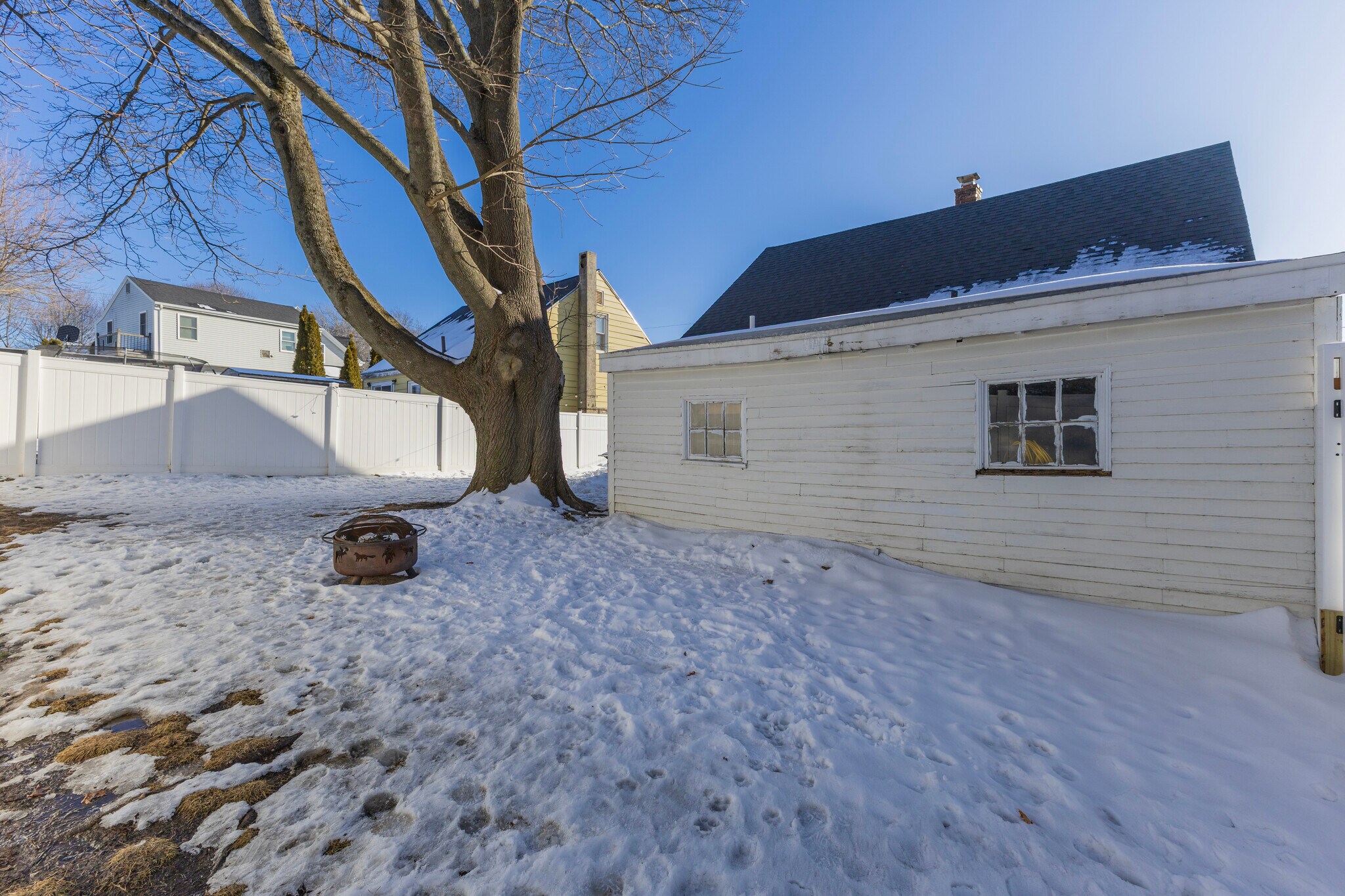 Building Photo - 2 Ridgeland Ave