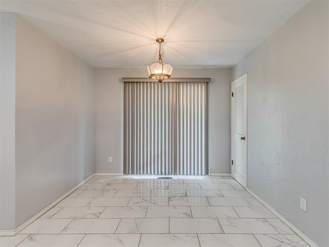 Building Photo - 3405 Woodsboro Dr