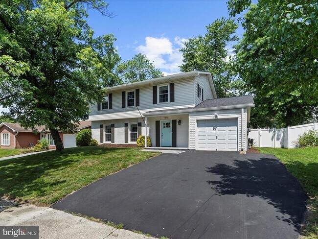 Building Photo - 7896 Pavilion Dr