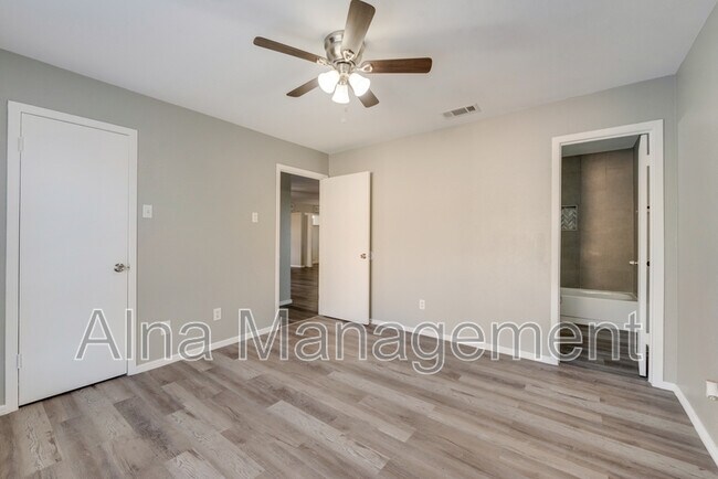 Building Photo - 8110 Skillman St