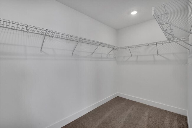 Building Photo - 15381 Hamlin Pk Dr